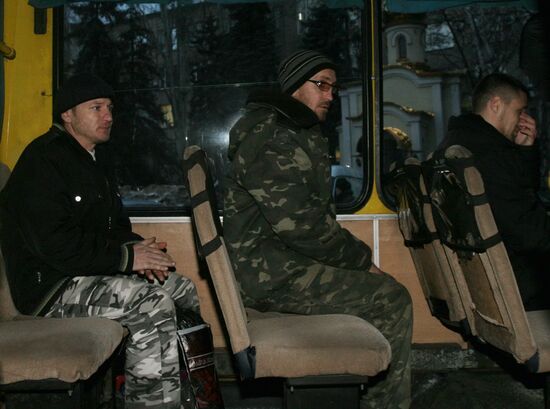 Prisoner exchange between people's militia and special forces in Donetsk suburb