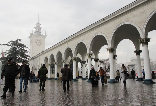 Ukraine suspends passenger train connection with Crimea
