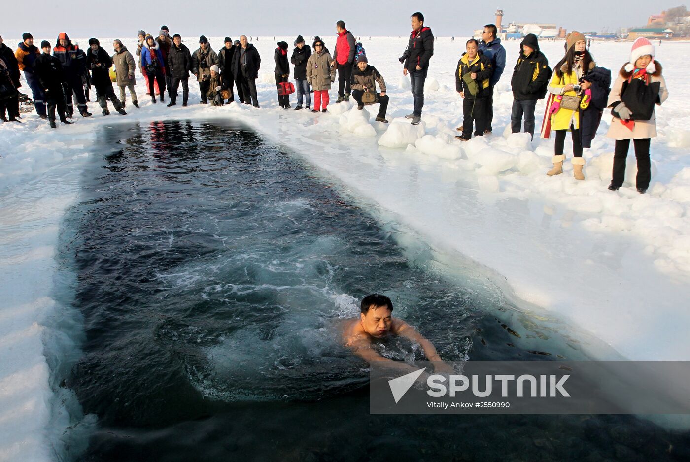 International competition for winter swimming enthusiasts of Russia and China