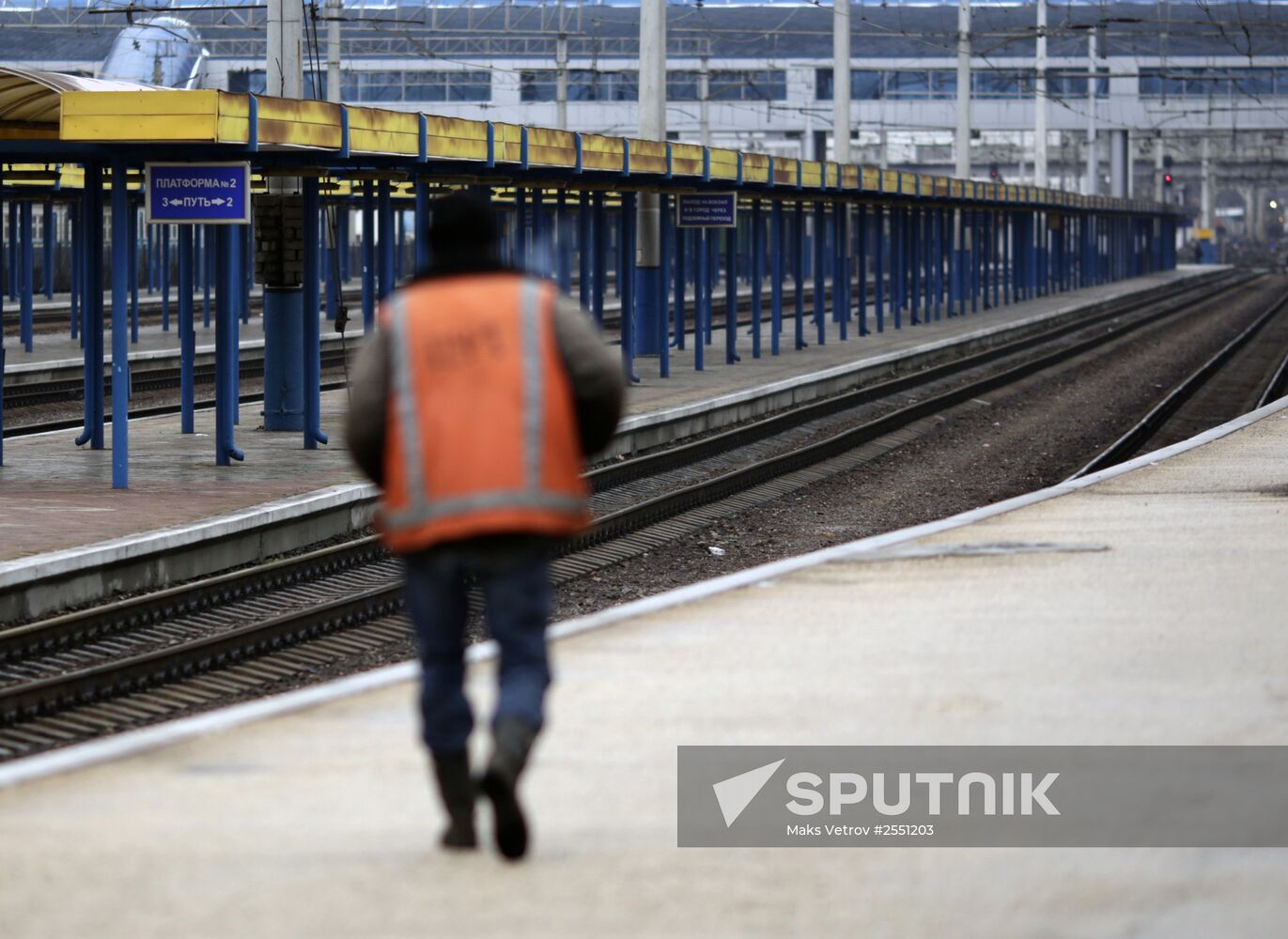 Ukraine suspends passenger train connection with Crimea