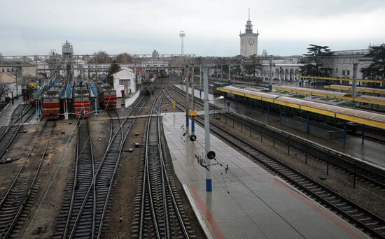 Ukraine suspends passenger train services to Crimea