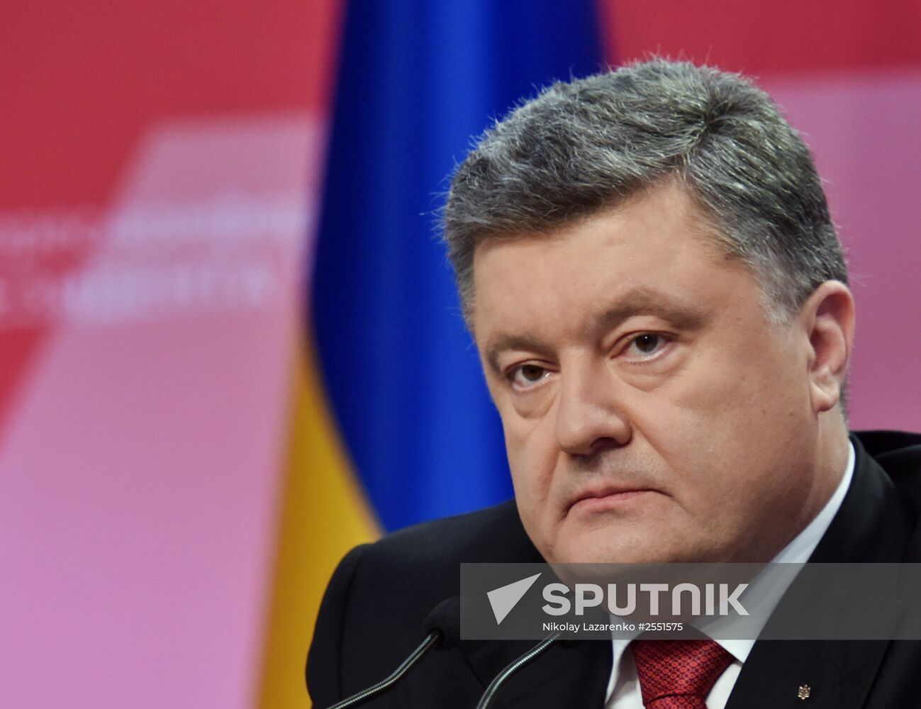 Petro Poroshenko gives news conference on year's results