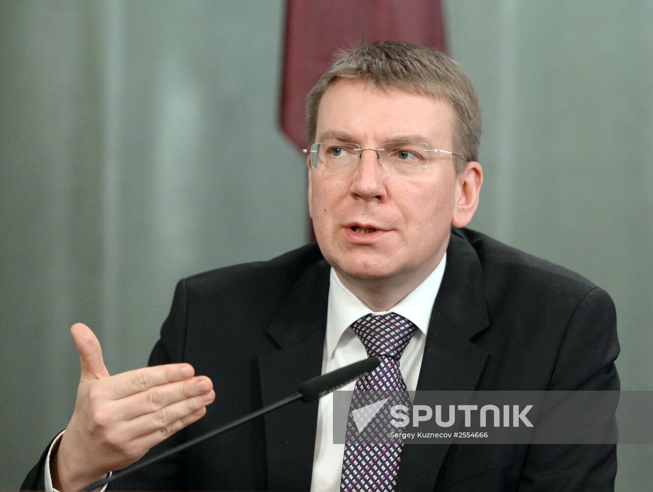 Russian Foreign Minister Sergei Lavrov meets with his Latvian counterpart Edgars Rinkēvičs