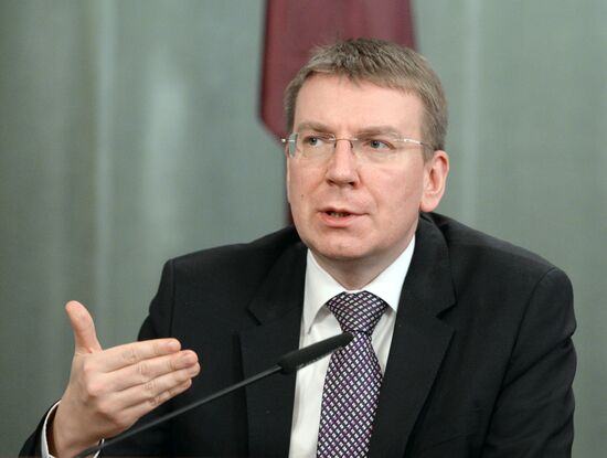 Russian Foreign Minister Sergei Lavrov meets with his Latvian counterpart Edgars Rinkēvičs