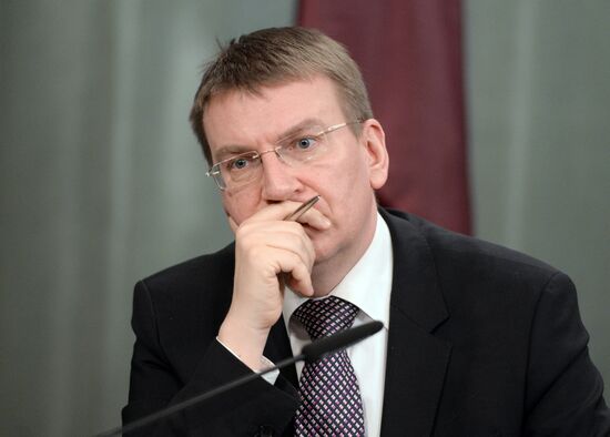Russian Foreign Minister Sergei Lavrov meets with his Latvian counterpart Edgars Rinkēvičs