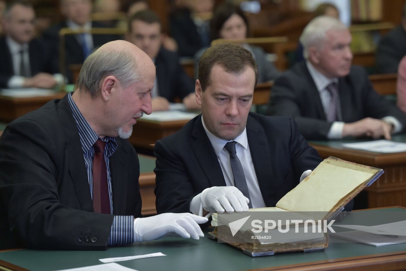Russian Prime Minister Dmitry Medvedev meets with Russian library personnel