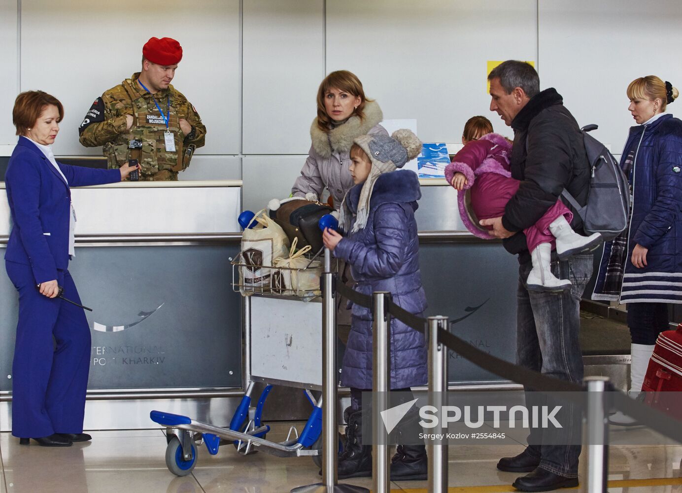 Poland evacuates ethnic Poles from Donbass