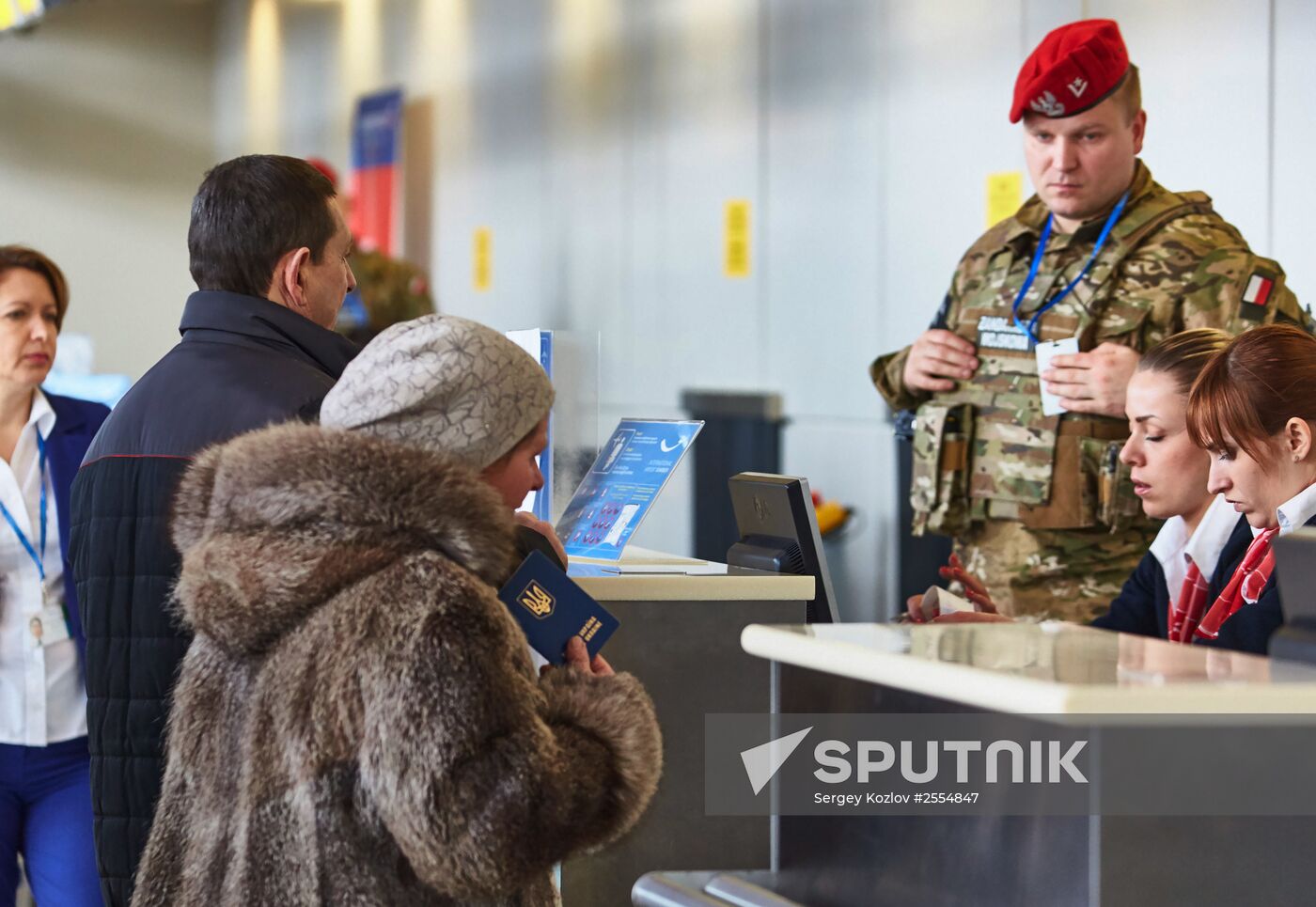 Poland evacuates ethnic Poles from Donbass