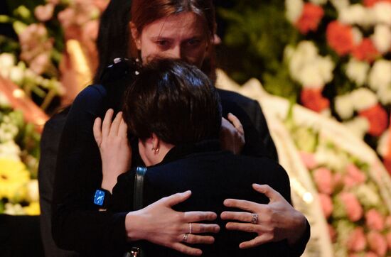 Bidding farewell to opera singer Elena Obraztsova