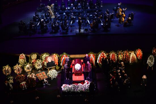 Bidding farewell to opera singer Elena Obraztsova