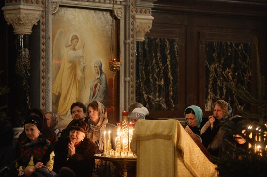 Memorial service for singer Yelena Obraztsova