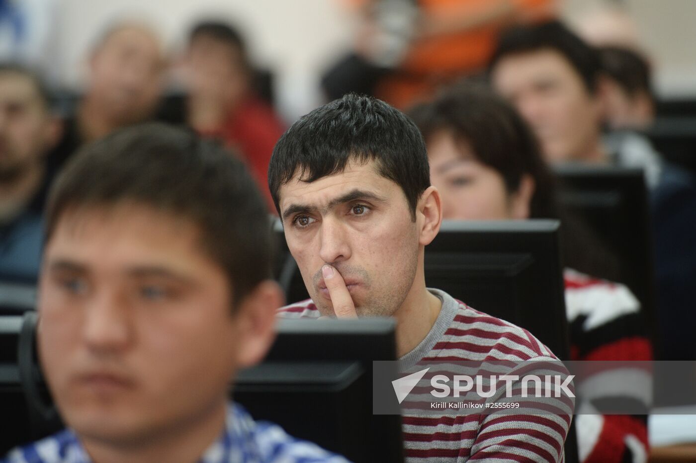 Issue of first patents at Uniform Migration Center, Moscow Region