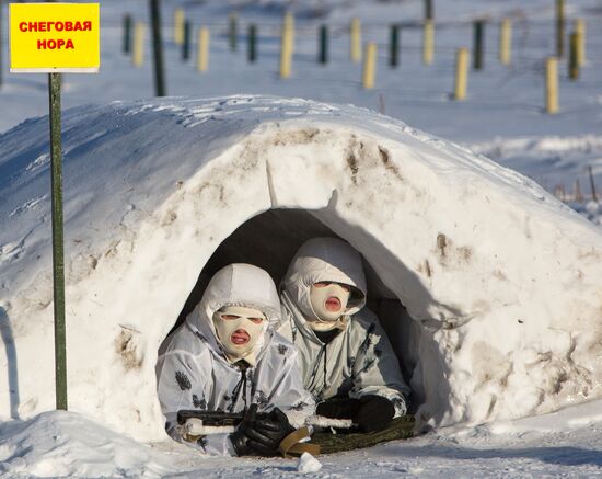 Training of cadets in the Arctic division DVVKU