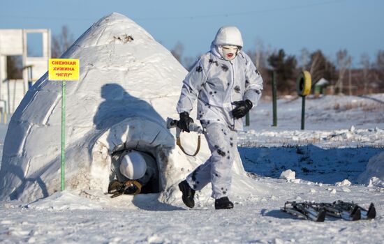 Training of cadets in the Arctic division DVVKU
