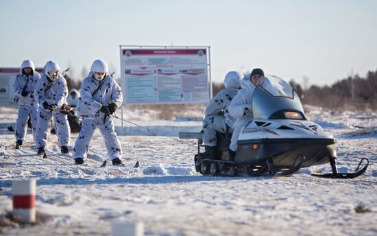 Training of cadets in the Arctic division DVVKU