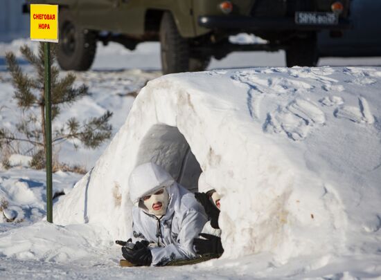 Training of cadets in the Arctic division DVVKU