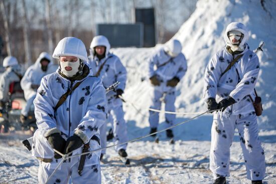 Training of cadets in the Arctic division DVVKU