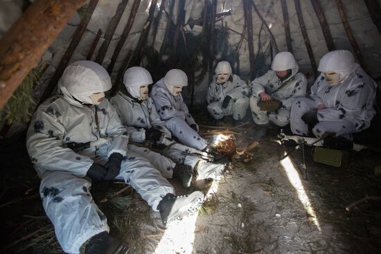 Training of cadets in the Arctic division DVVKU