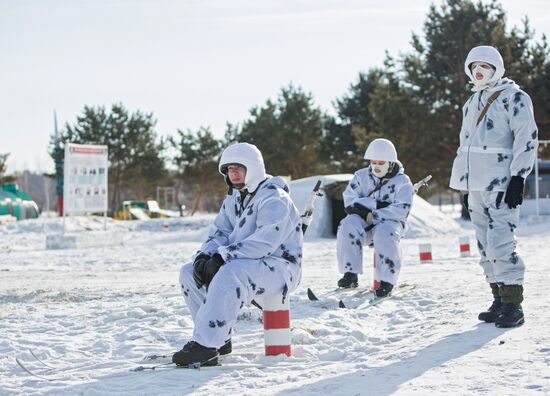 Training of cadets in the Arctic division DVVKU