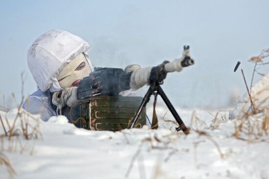 Training of cadets in the Arctic division DVVKU