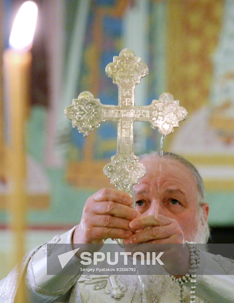 Patriarch conducts service at Christ the Savior Cathedral