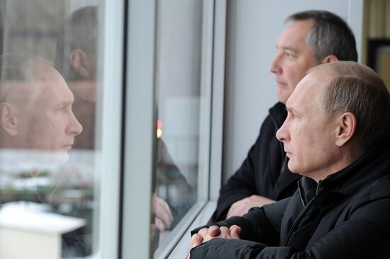 President Vladimir Putin visits research institute of precision mechanics