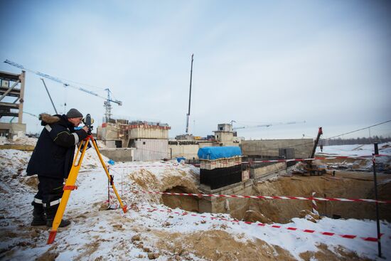 Alexander Volosov visits Vostochmy space center's construction site