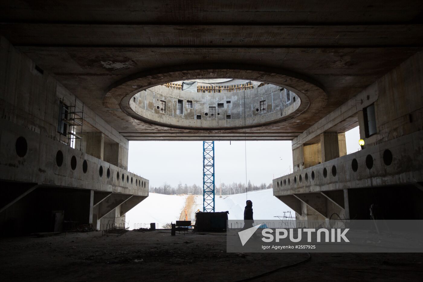 Alexander Volosov visits Vostochmy space center's construction site
