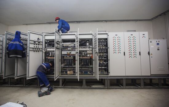 Alexander Volosov visits Vostochmy space center's construction site