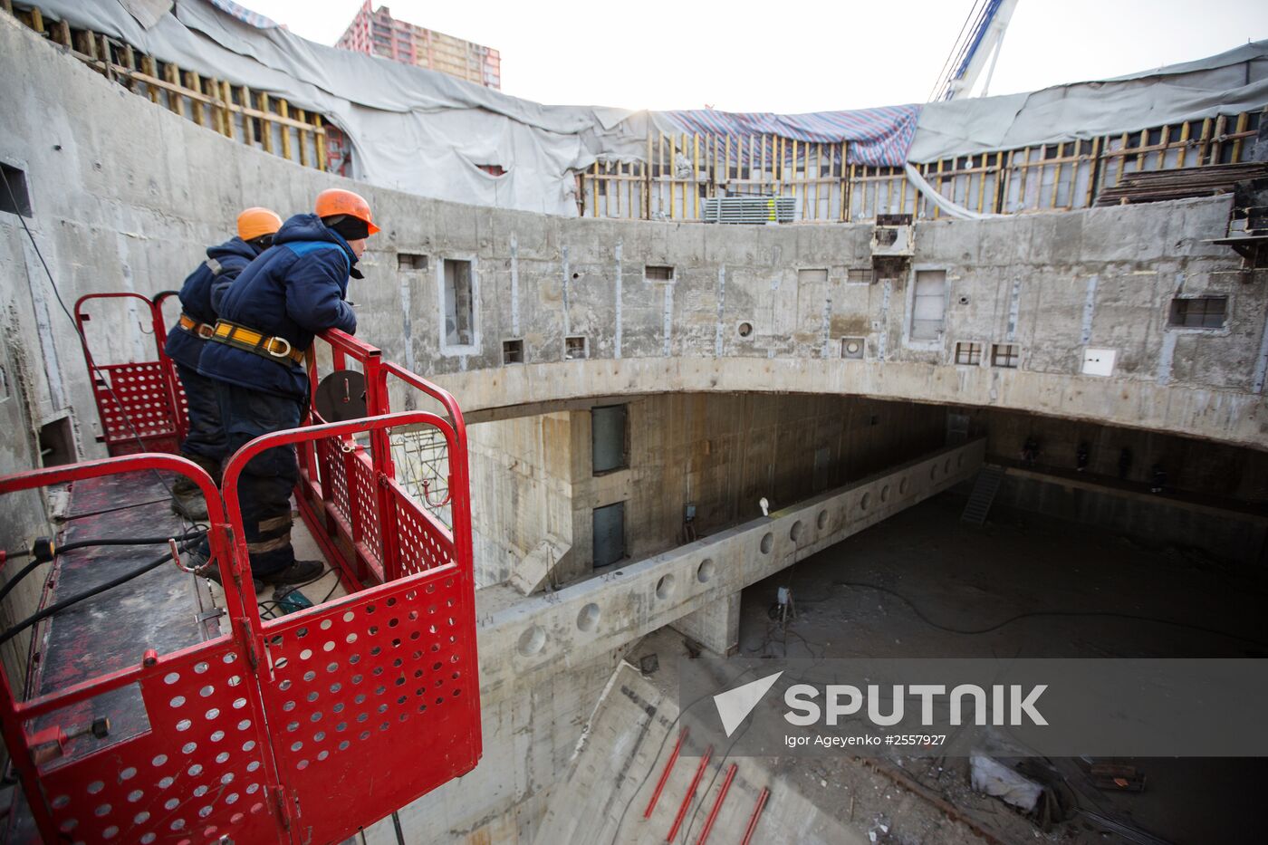 Alexander Volosov visits Vostochmy space center's construction site