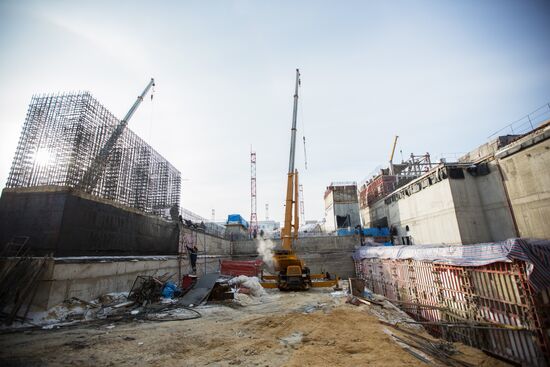 Alexander Volosov visits Vostochmy space center's construction site