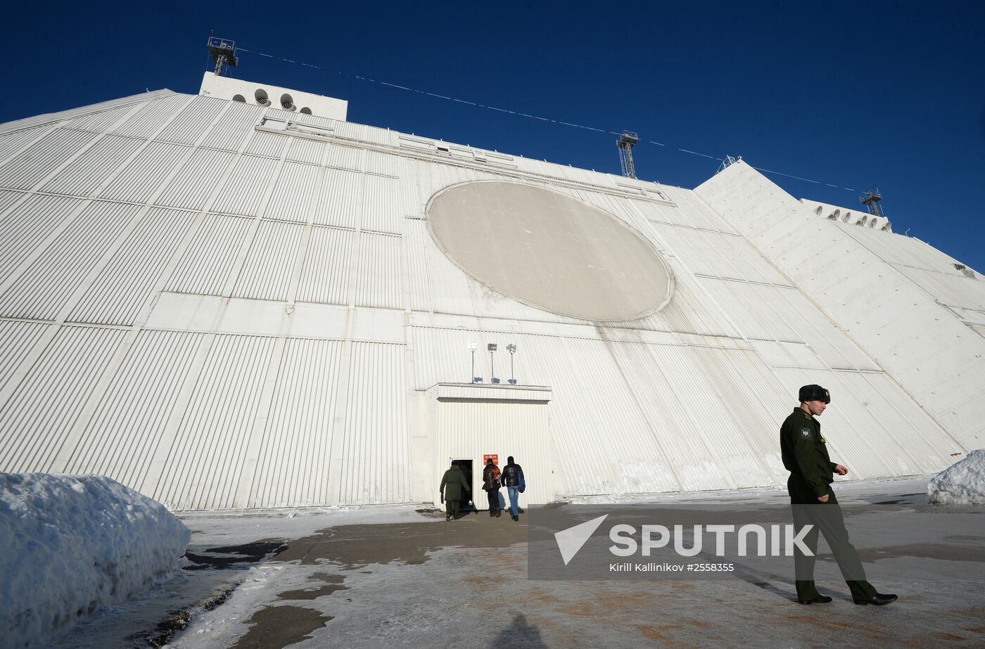 Combat duty officers at the command center of the Don-2-N radar