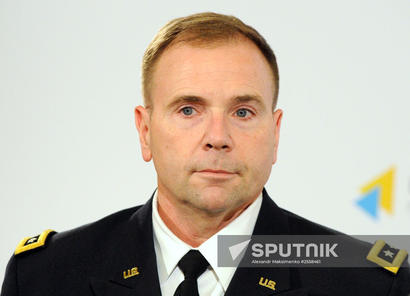 Lieutenant General Ben Hodges at a press conference in Kiev