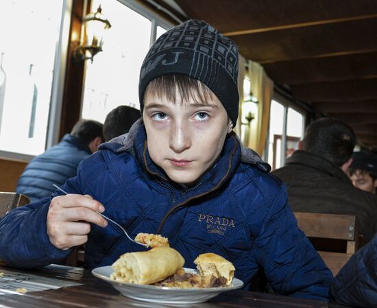 Free cafe Ikram in the center of Grozny