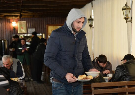Free cafe Ikram in the center of Grozny