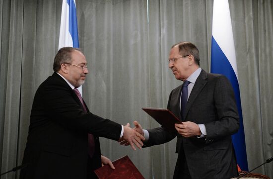 Russian Foreign Minister Sergei Lavrov meets with Avigdor Lieberman