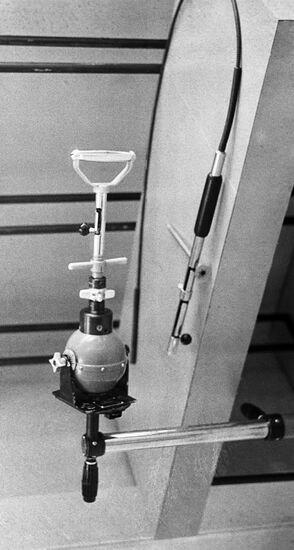 Portable gamma-ray device