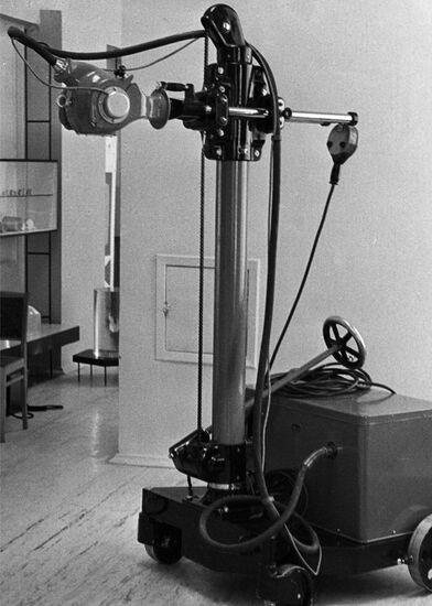 Portable gamma-ray apparatus