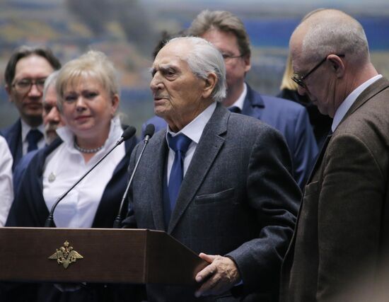 Grekov Studio of Military Artists opens exhibition in Moscow's Manege