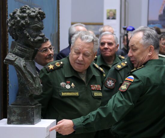 Grekov Studio of Military Artists opens exhibition in Manege