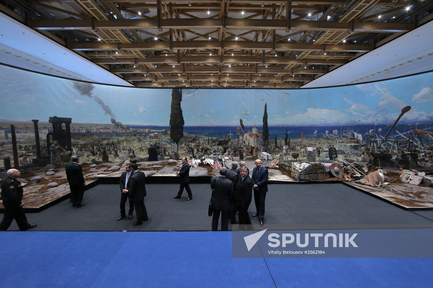 Grekov Studio of Military Artists opens exhibition in Manege