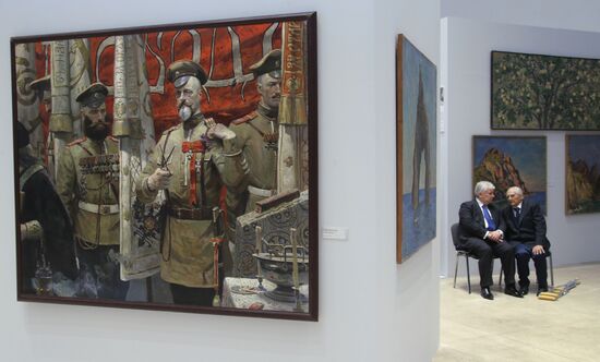 Grekov Studio of Military Artists opens exhibition in Manege