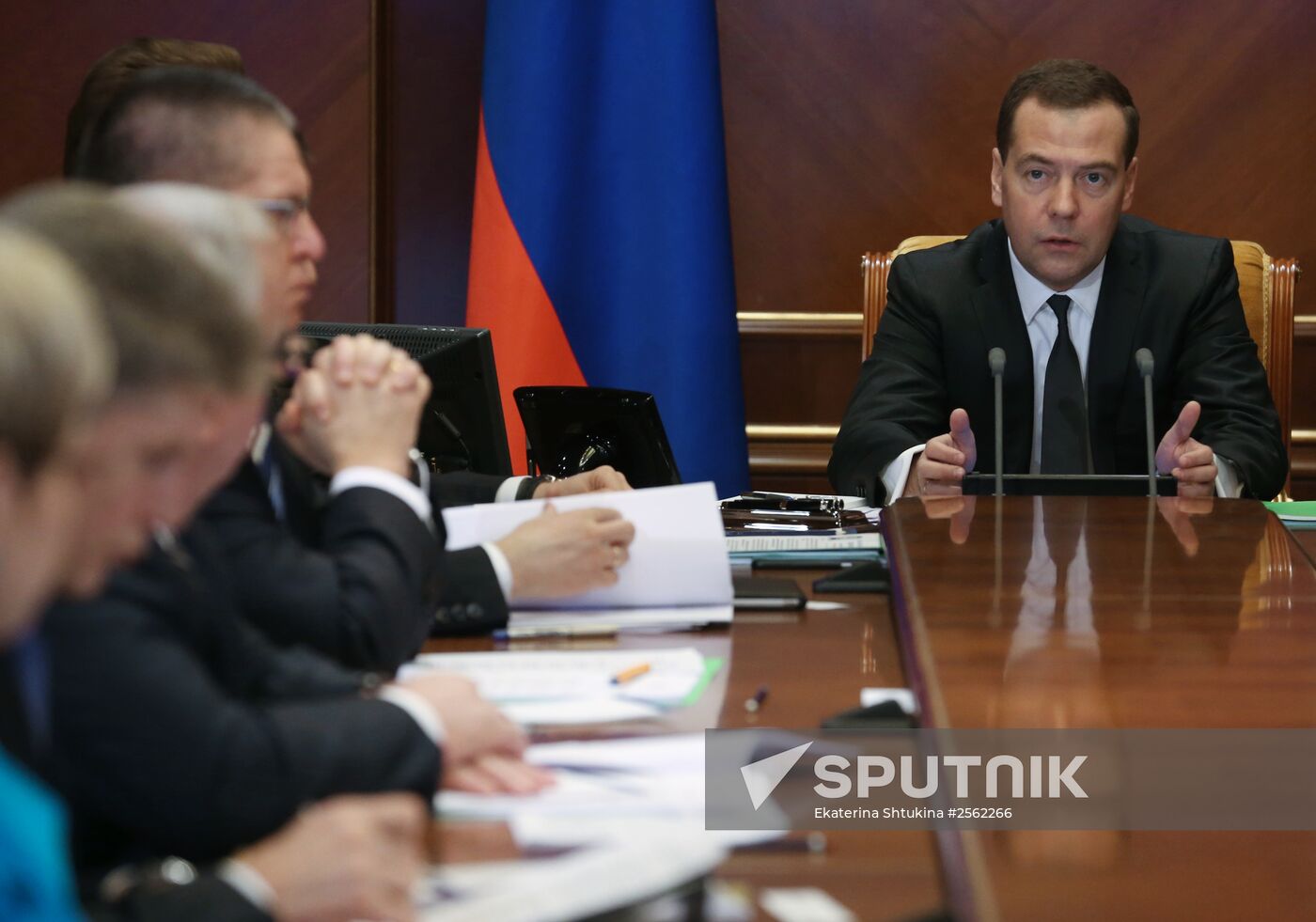 Prime Minister Dmitry Medvedev holds meeting on sustainable economic development and social stability in 2015