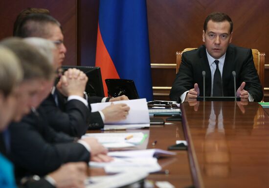 Prime Minister Dmitry Medvedev holds meeting on sustainable economic development and social stability in 2015