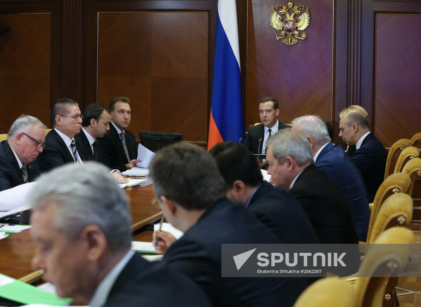 Prime Minister Dmitry Medvedev holds meeting on stable economic development and social stability in 2015