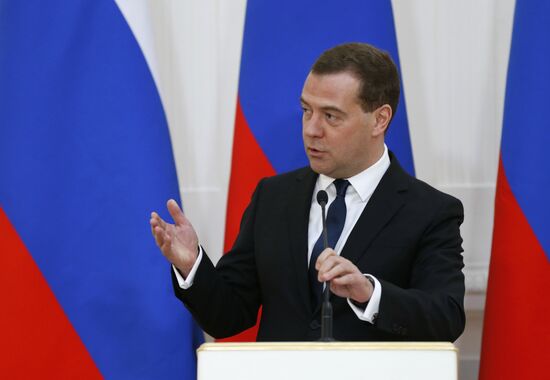 Prime Minister Dmitry Medvedev presents awards for quality achievement