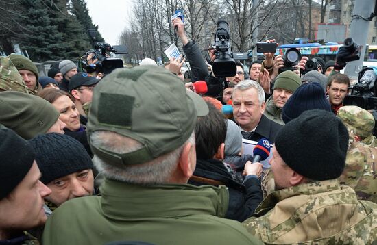 Aidar Battalion rallies outside Ukraine's Defense Ministry