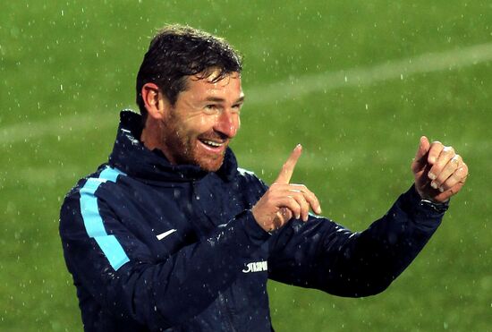 Football. Zenit in training