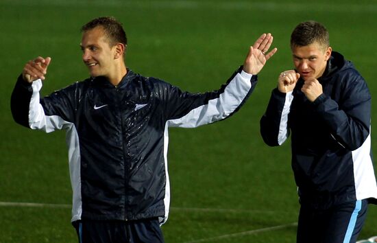 Football. Zenit in training