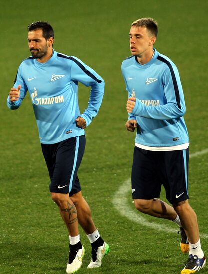 Football. Zenit in training
